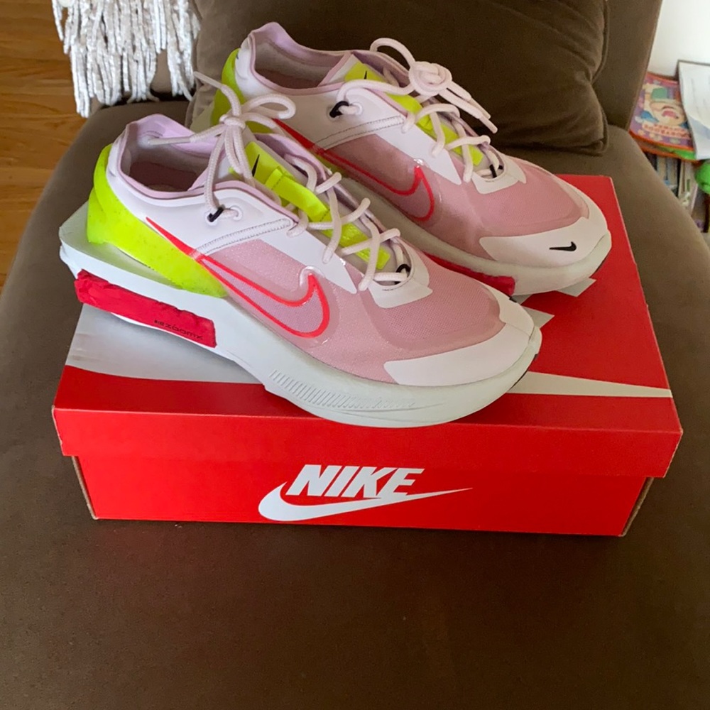 Nike Fontanka Edge Sneakers size 8.5
